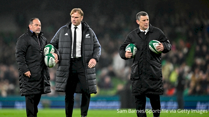 Scott Robertson nie toute pression alors que Jason Holland quitte le rôle des All Blacks
