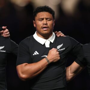 Le pilote des All Blacks devient la troisième victime de la tournée en Afrique du Sud