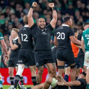Les All Blacks repêchent avec un accessoire expérimenté et un verrouillage d'un test au milieu de problèmes de blessures