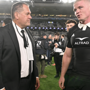 L'entraîneur des All Blacks fait le point sur les blessures et l'attaquant lâche exclu de la tournée