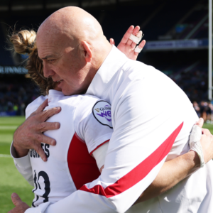 John Mitchell inclut une aile passionnante dans la dernière mise à jour de l'équipe des Red Roses
