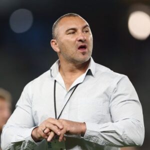 Les Hurricanes renforcent leur personnel d’entraîneurs avec l’assistant des Chiefs Roger Randle