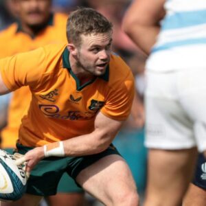Les Wallabies prennent : Lonergan est le demi de mêlée n°1, le banc de Kiss est une arme