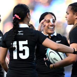 Les Black Ferns soutiennent la jeunesse alors que la star est exclue du programme double des Boks