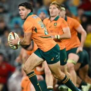 L'entraîneur des Wallabies, Kiss, explique la réflexion derrière le dernier changement d'ouvreur