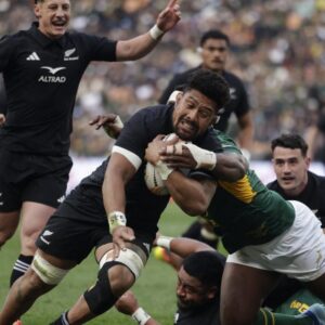 Les Springboks n'essaient pas de « contenir » l'attaque des All Blacks, selon Erasmus