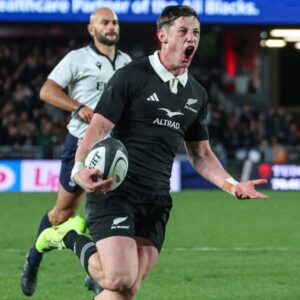 Ryan Lonergan sur un affrontement potentiel avec la star des All Blacks Cam Roigard
