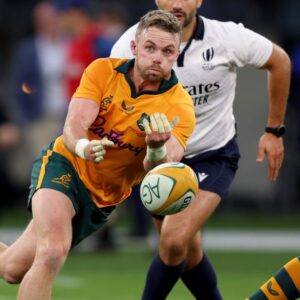 Pourquoi le demi de mêlée des Wallabies Ryan Lonergan joue avec des doigts scotchés