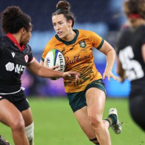 La prolifique buteuse d'essais Maya Stewart revient dans l'équipe des Wallaroos pour la série écossaise