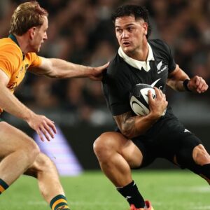« Il faut gérer physiquement »: les Wallabies sur la paire de milieux de terrain All Black Barrett et Tupaea