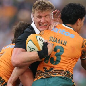 « Ce n'est pas assez bien » : les Wallabies digèrent la défaite alors que Suaalii et Jorgensen sont sous le feu des projecteurs