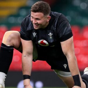 Elliot Dee moins pour le Pays de Galles, A+ pour les Dragons