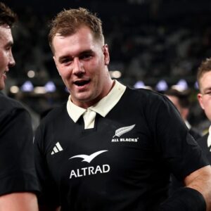 L'entraîneur des All Blacks à propos de Sam Darry : « Nous avons juste une profondeur incroyable à ce poste »