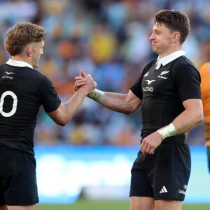 Rennie fait allusion à un partenariat élargi entre McKenzie et Barrett pour le Championnat des Nations